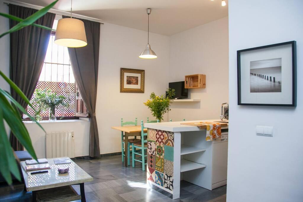 Beautiful Silent Apartment Private Parking 塞维利亚 外观 照片